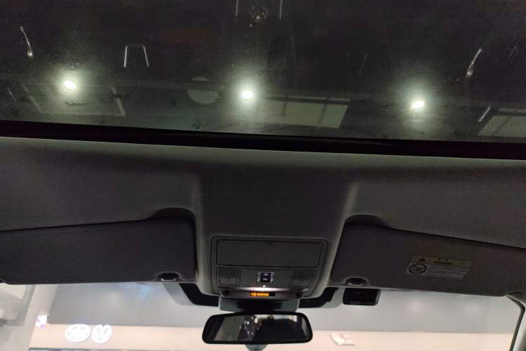 Used Land Rover Discovery Sport 2018 240 PS SE Version