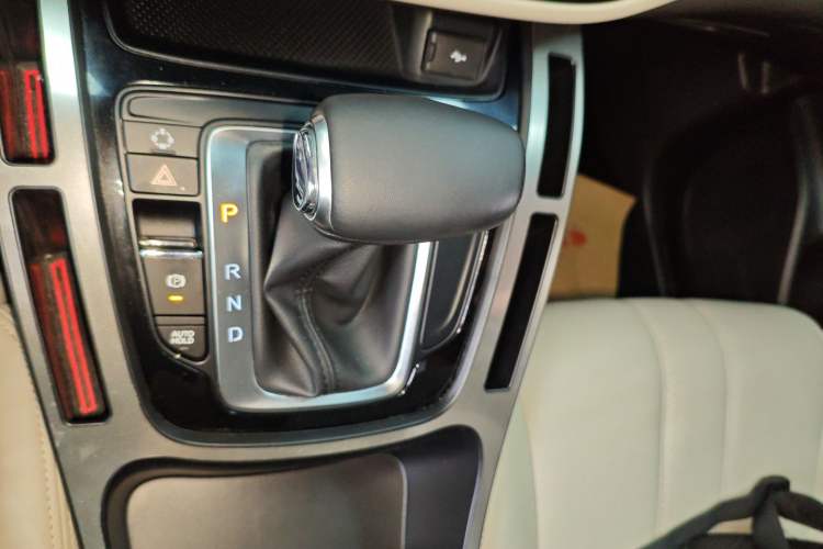 Used GAC Trumpchi M6 2019 270T Automatic Luxury Edition (7-seater) China V Standard Gear Lever