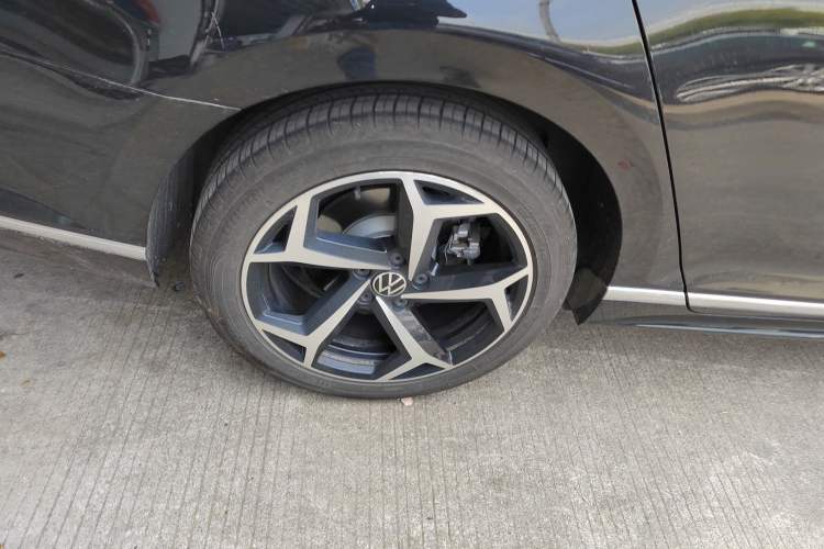 Used Volkswagen Magotan 2023 2 Million Units Limited Edition 330TSI DSG Leading Version Exterior 5