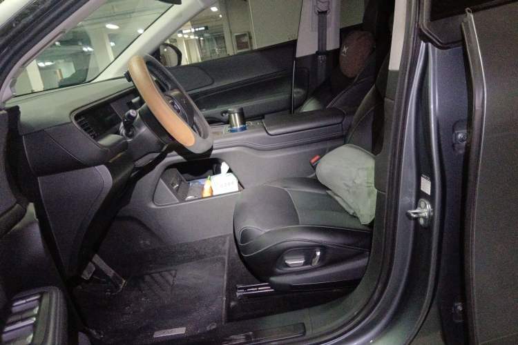 Used XPeng G6 2023 580 Long-Range Max Left Front Seat