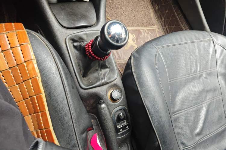 Used Peugeot 207 2011 Sedan 1.4L Manual Yule Edition Gear Lever