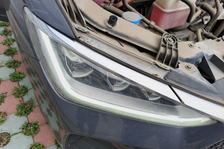 Used BYD e2 2019 Standard Range Model – Smart & Comfortable Version Right Front Headlight