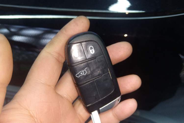 Used Jeep Grand Cherokee 2015 3.0L Comfort Navigation Edition Interior 1