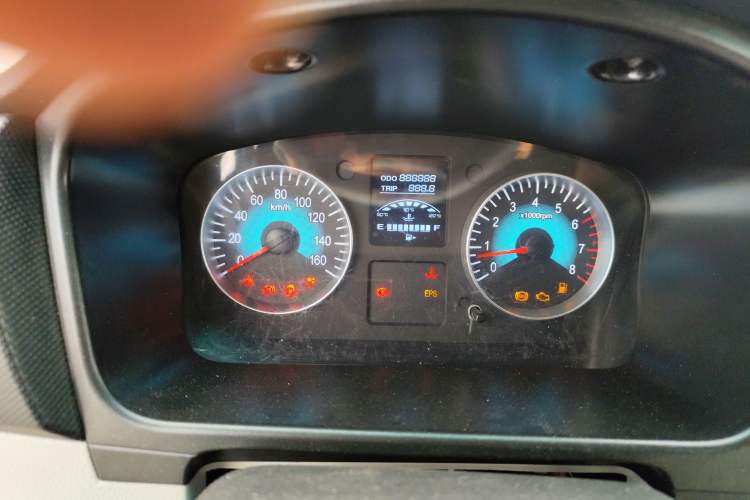 Used Jinbei New Hiace X30L 2024 Wealth Edition Van 2/5 Seats Front-Mounted Air Conditioning Instrument Cluster