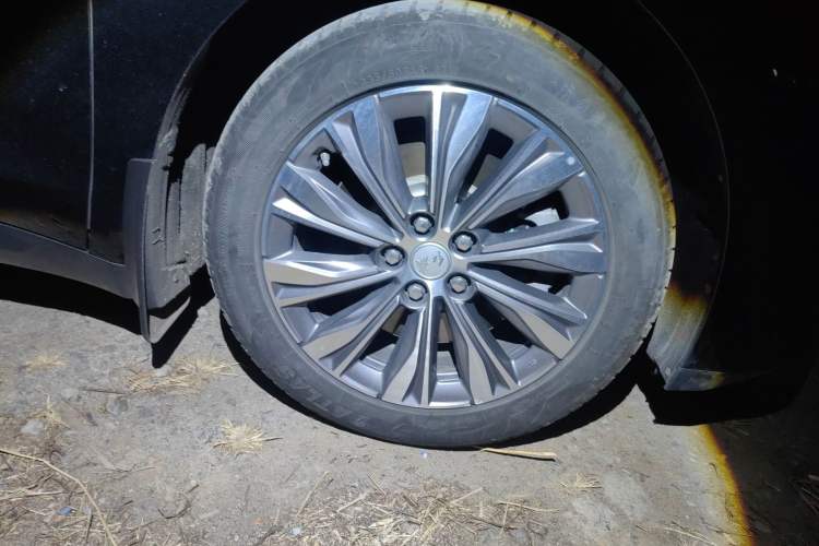 Used Hongqi E-QM5 2024 450km Range Commuter Version
