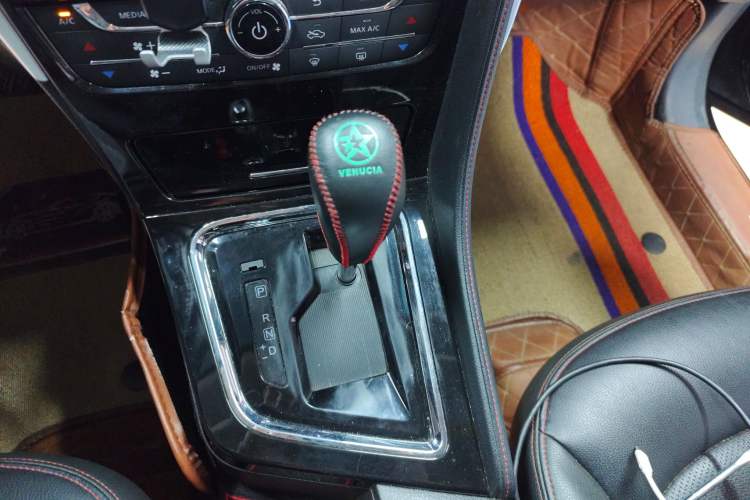 Used Venucia T70 2018 2.0L CVT Smart Enjoyment Version
