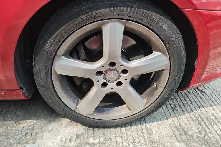 Used Mercedes-Benz SLK-Class 2011 SLK 200 Fashion Model Right Front Wheel Hub