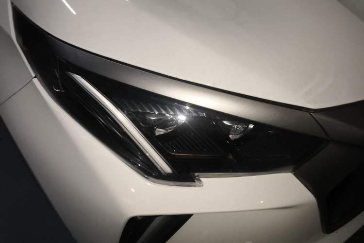 Used GAC Trumpchi GS4 PLUS 2021 390T Automatic Starry Edition Right Front Headlight