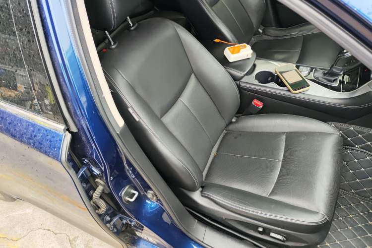 Used Infiniti Q50L 2018 2.0T Enjoyment Version China VI Standard Right Front Seat