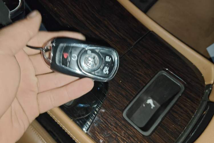 Used Buick LaCrosse 2016 28T Luxury Version