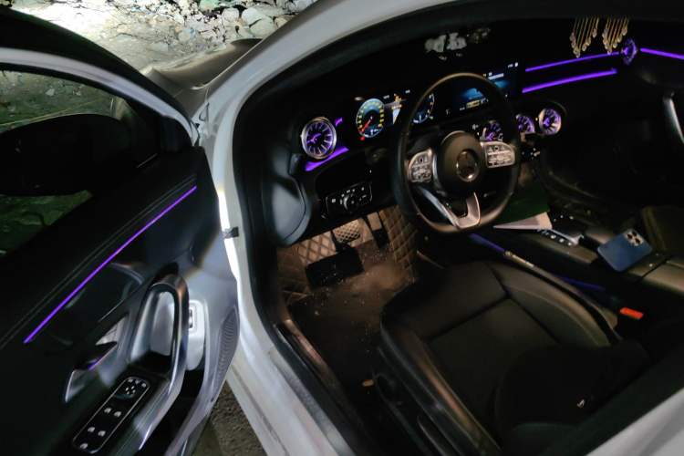 Used Mercedes-Benz A-Class 2022 Second Facelift A 200 L Sport Sedan Fashion Version Driver Seat