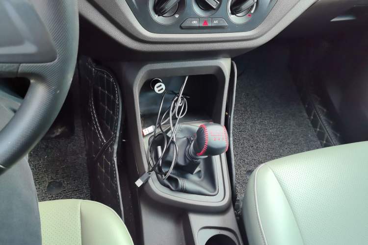 Used Wuling Hongguang V 2022 1.5L Jingqu Edition Electric-Assist LAR