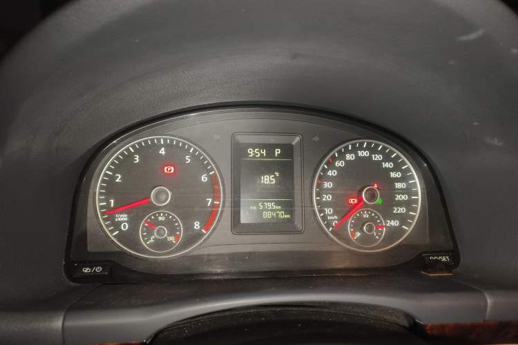 Used Volkswagen Touran 2013 1.4T DSG Comfort Edition 5-Seater
