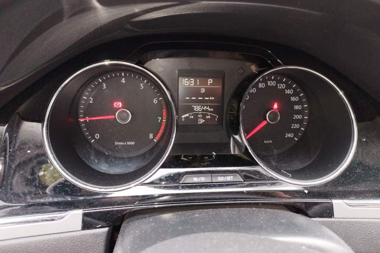 Used Volkswagen Bora 2014 1.6L Automatic Comfort Model Instrument Cluster