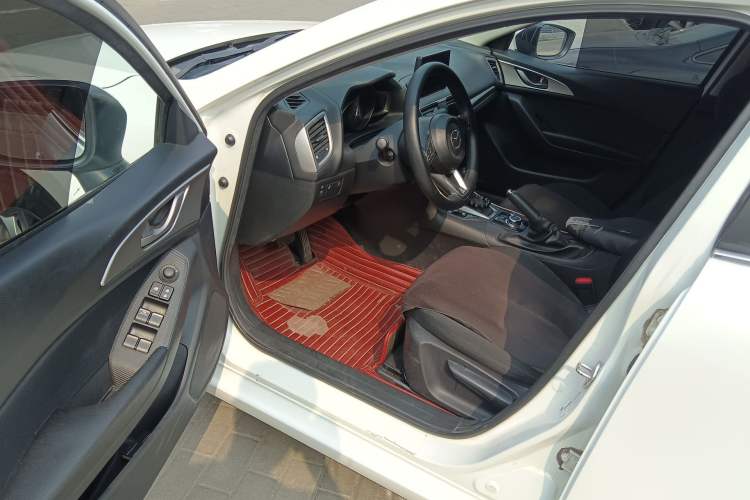 Used Mazda 3 Axela 2017 Sedan 1.5L Automatic Comfort Model China VI Standard Driver Seat