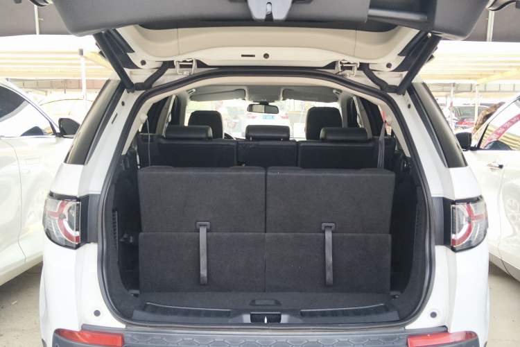 Used Land Rover Discovery Sport 2016 2.0T HSE Trunk