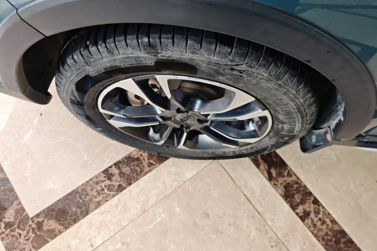 Used Geely Auto Vision X3 2019 Upgraded Model 1.5L Manual Luxury Version Left Front Wheel Hub