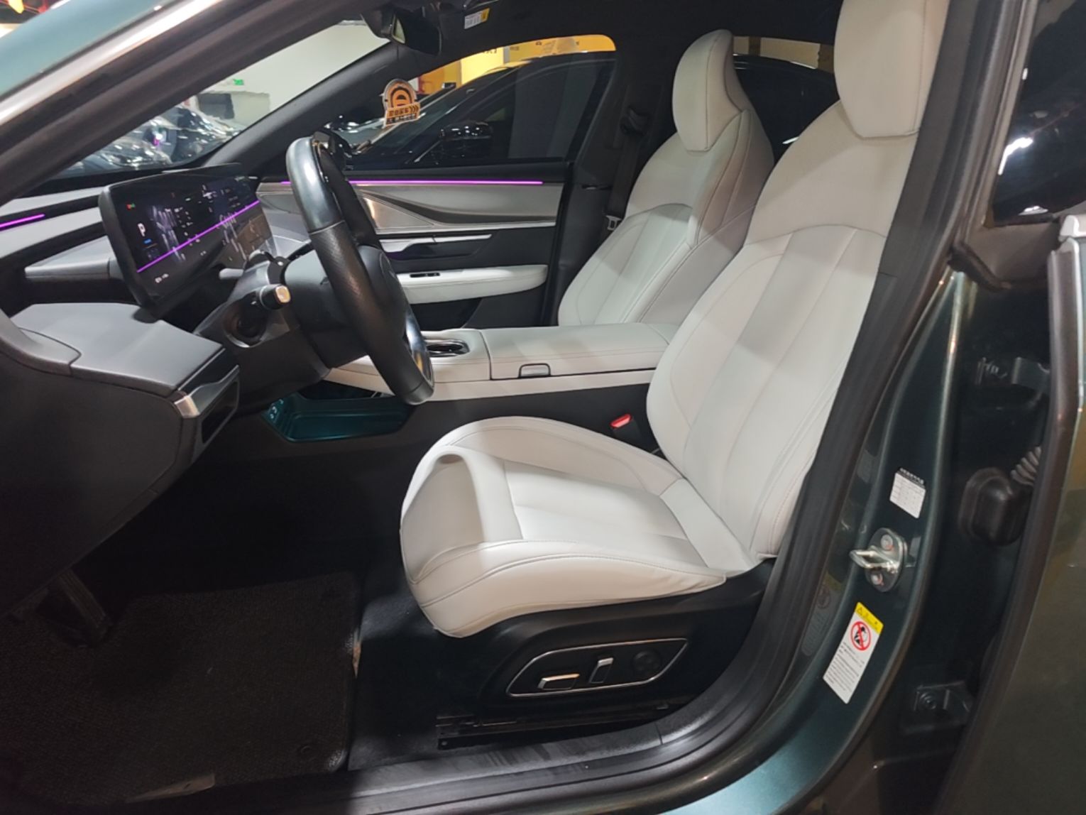 Vordere Reihe im Auto