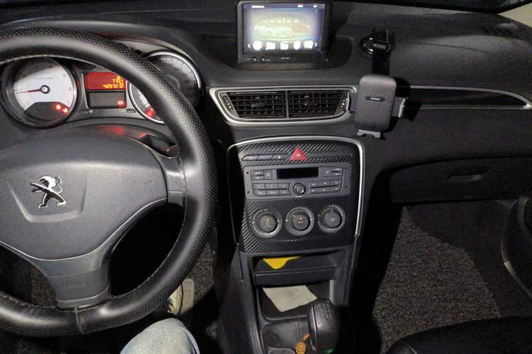 Used Peugeot 308 2014 Enjoy Edition Classic 1.6L Manual YouShang Model Audio And AC Panel