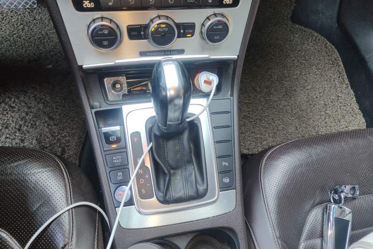 Used Volkswagen Magotan 2012 Travel Edition 2.0 TSI Luxury Version