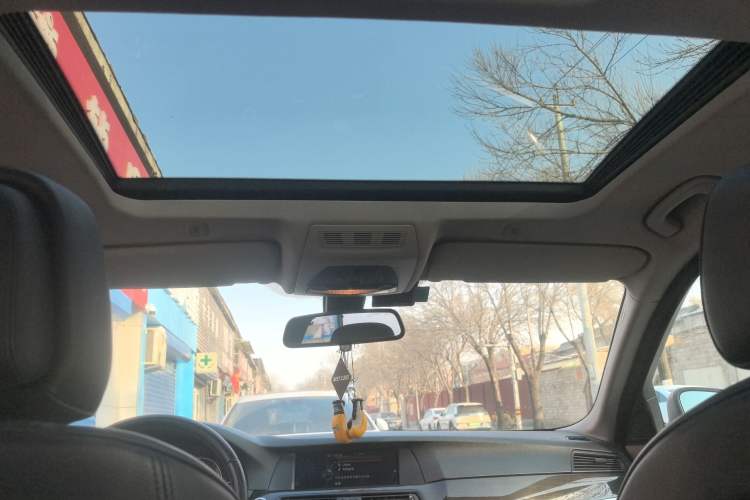 Used BMW 5 Series 2013 530Li Leading Model
