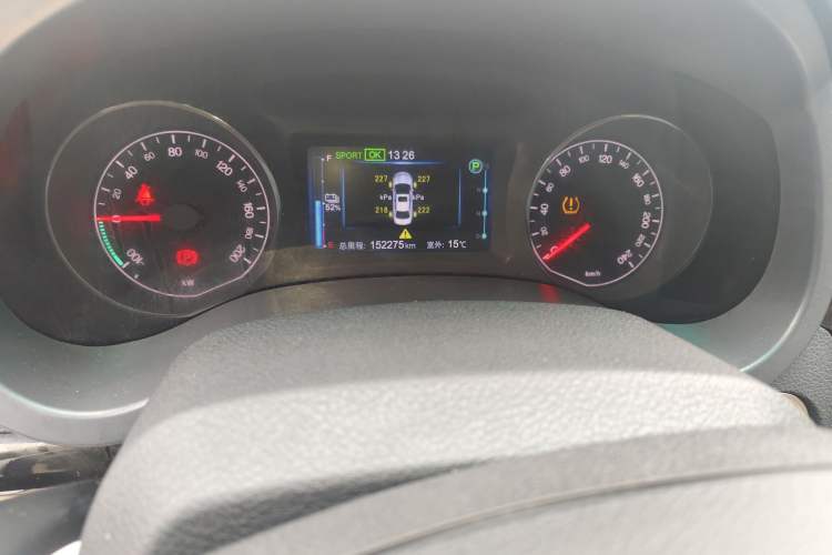 Used BYD e5 2018 450 Smart Connect Deluxe Edition Odometer Close Up