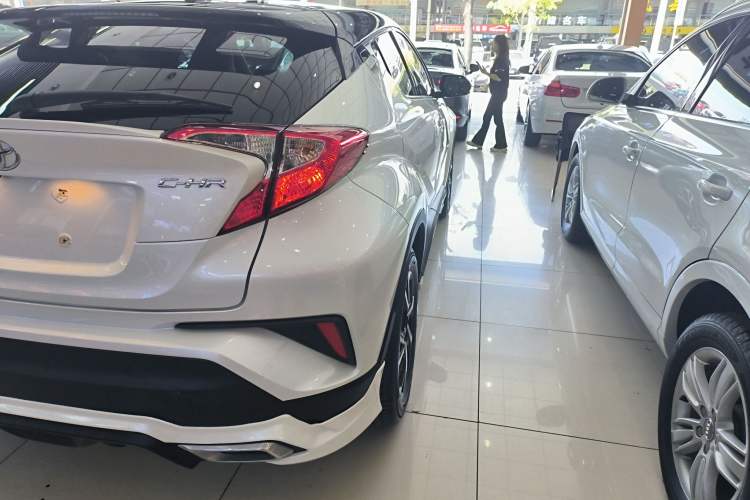 Used Toyota C-HR 2018 2.0L Leading Edition China VI