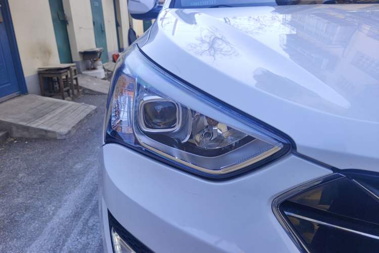 Used Hyundai Santa Fe 2013 2.4L Automatic Two-Wheel Drive Smart Version
