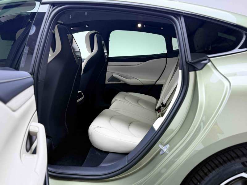 Used Xiaomi Auto SU7 2024 Rear-Drive Ultra-Long Range Advanced Pro-Level Intelligent Driving Version — 16