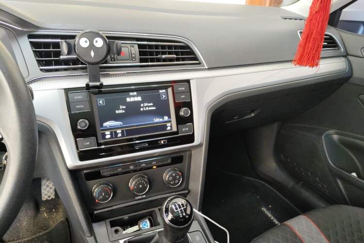 Used Volkswagen Lamando 2019 230TSI Manual Trend Edition China V Standard Audio And AC Panel