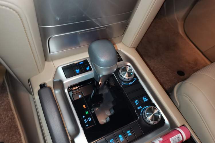 Used Toyota Land Cruiser 
