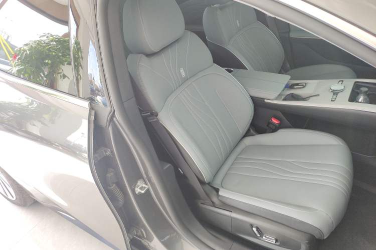 Used Geely Galaxy E8 2024 550 km Range Rear-Drive MAX