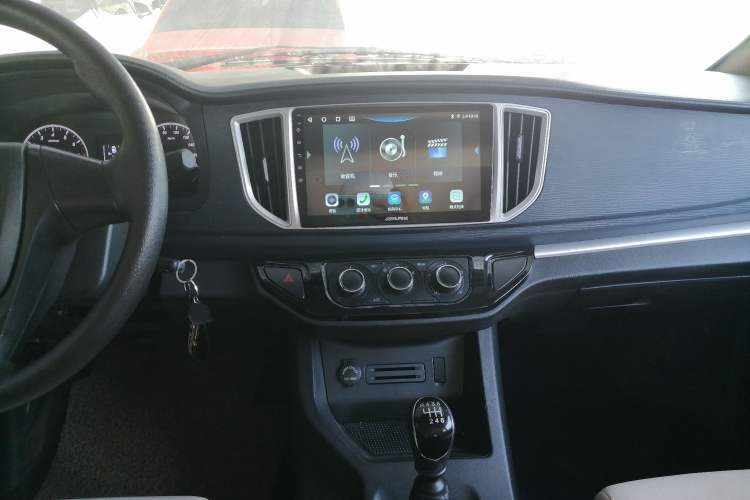 Used FORTHING Lingzhi 2022 M5L 2.0L Utility Model 7 Seats