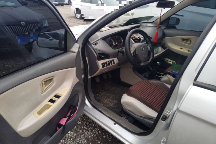 Used FAW Xiali N5 2014 1.3L Manual Comfort Version