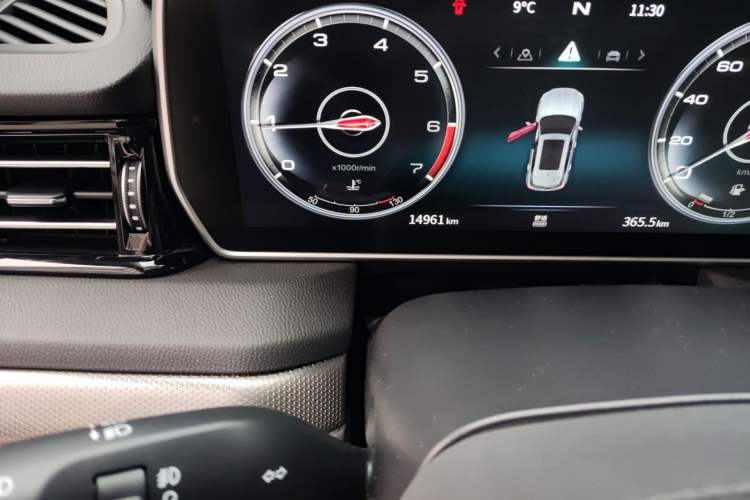 Used Hongqi HS5 2022 Revised Version 2.0T Smart Connect Flagship Edition Odometer Close Up