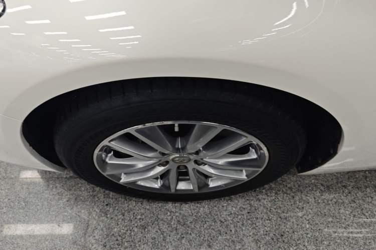 Used Infiniti Q50L 2018 2.0T Comfort Edition China VI Standard Left Front Wheel Hub