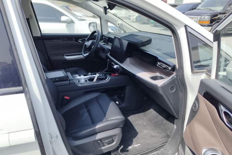 Used GAC Trumpchi E8 New Energy 2024 150km MAX Right Front Seat