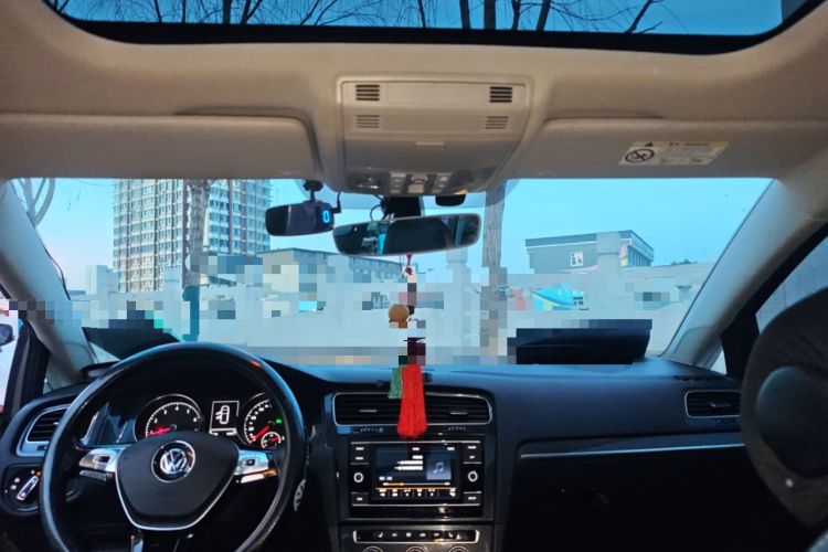 Used Volkswagen Golf 2018 230TSI Automatic Luxury Version Headliner