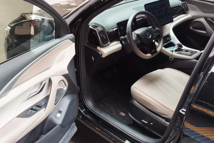 Used BYD Song Pro New Energy 2024 HONOR Edition DM-i 110KM Excellence Model Driver Seat