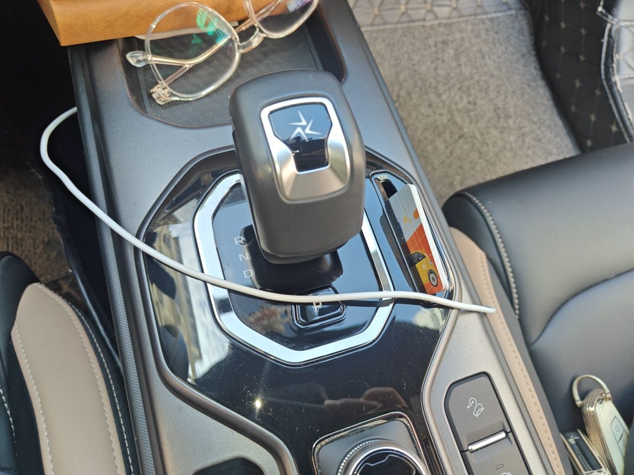 Geely Auto icon 2023 1.5TD Chocolate Smoothie Edition — снимка 14