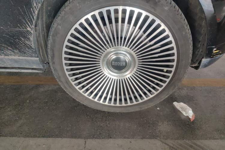 Used Land Rover Range 2017 3.0 SC V6 Vogue Extended Version Right Front Wheel Hub