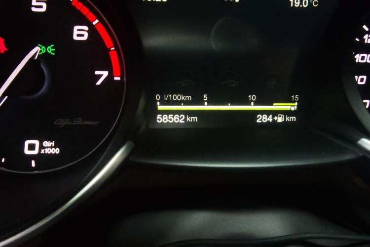 Used Alfa Romeo Giulia 2017 2.0T 200HP Luxury Edition