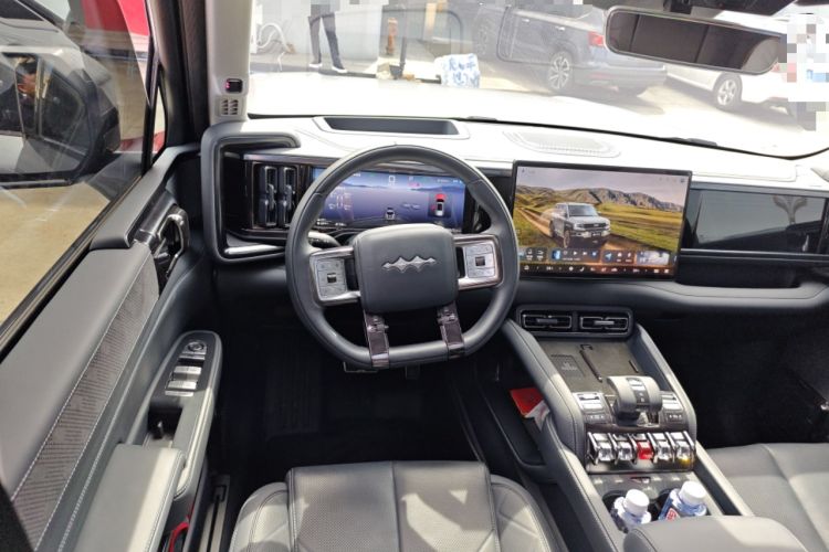 Used Formula Leopard Leopard 5 2023 Navigator Edition
