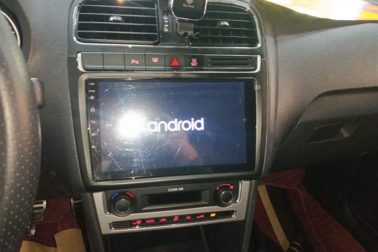 Used Volkswagen Polo 2016 1.6L Cross Polo Automatic Audio And AC Panel