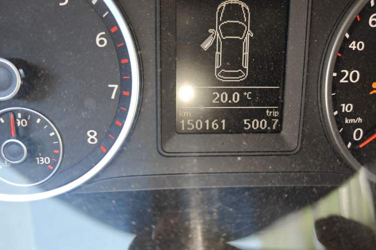 Used Volkswagen Tiguan 2010 1.8 TSI Automatic Two-Wheel Drive Trend Edition Odometer Close Up