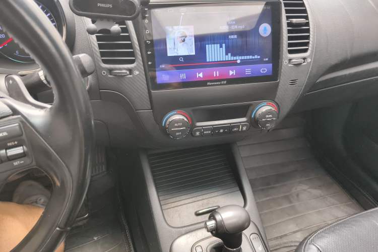 Used Kia K3 2013 1.6L Automatic Premium Audio And AC Panel