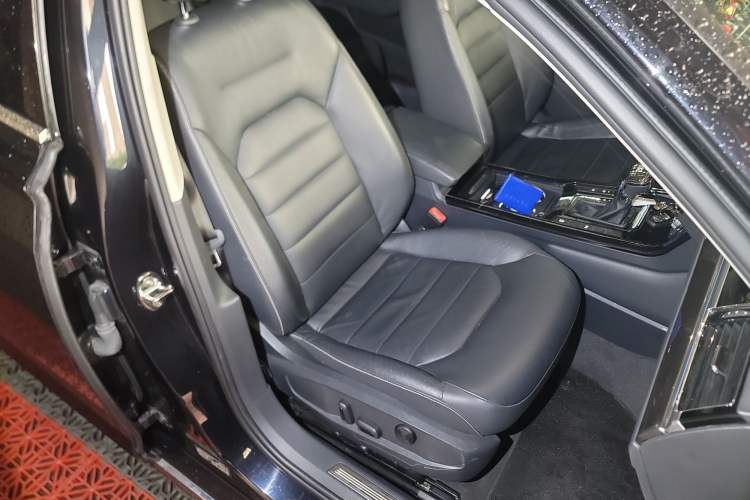 Used Volkswagen Phideon 2016 380TSI Two-Wheel-Drive Luxury Edition
