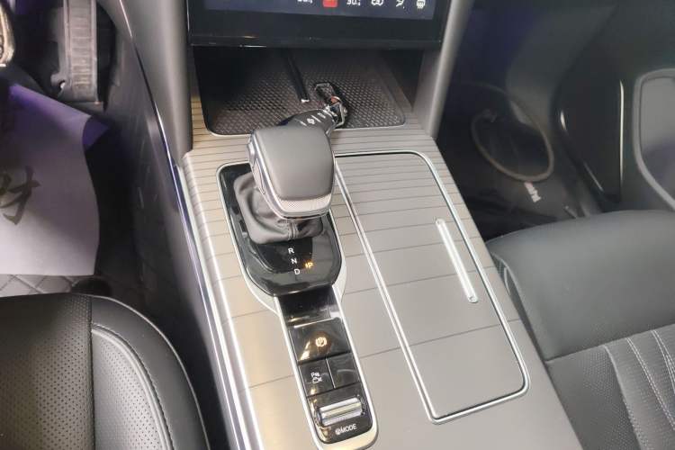 Used Hongqi HS7 PHEV 2024 2.0T PHEV Four-Wheel Drive Flagship Edition 7 Seats
