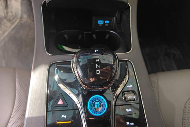 Used BYD Han 2024 EV Glory Edition 610 km All-Wheel Drive "Tian Shen Zhi Jia" Intelligent Driving Model
