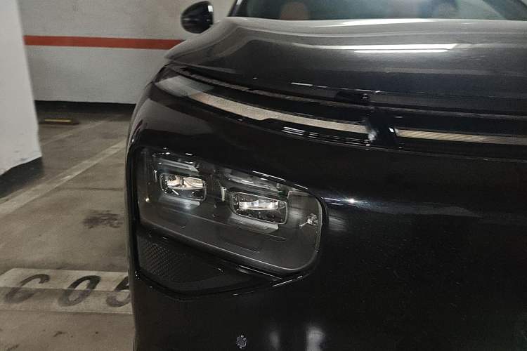 Used XPeng G9 2025 625 Long-Range Max Right Front Headlight